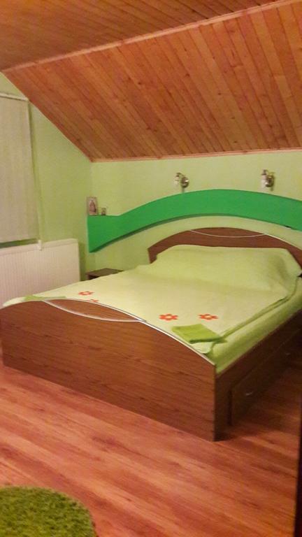 Casa De Vacanta Pârâul Rece Buitenkant foto