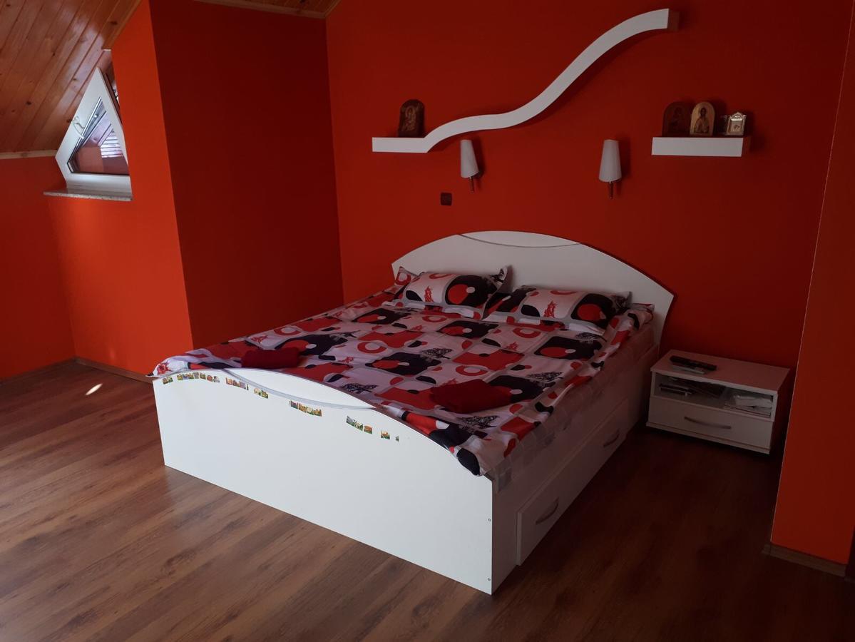 Casa De Vacanta Pârâul Rece Buitenkant foto