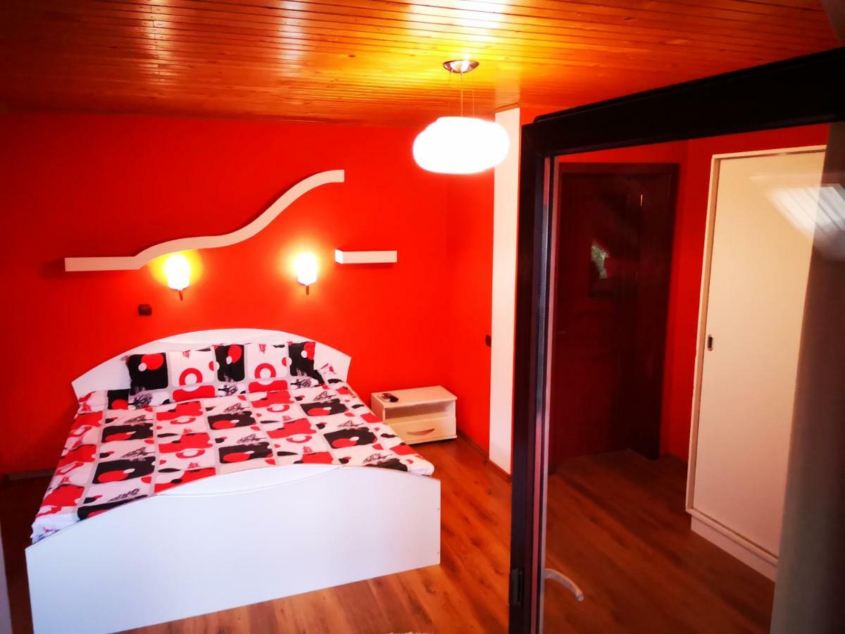 Casa De Vacanta Pârâul Rece Buitenkant foto